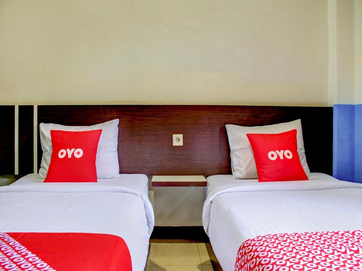 Oyo 90162 Remboelan Guest House Sungai Lutus Exterior foto